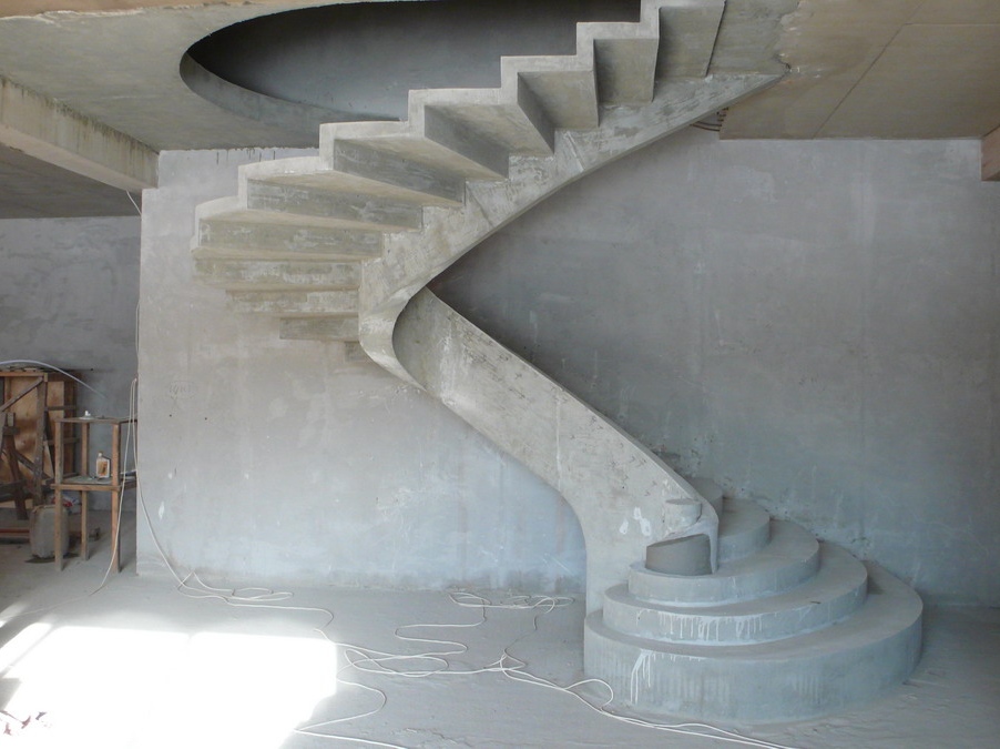 заливная лестница из бетона на 2 этаж